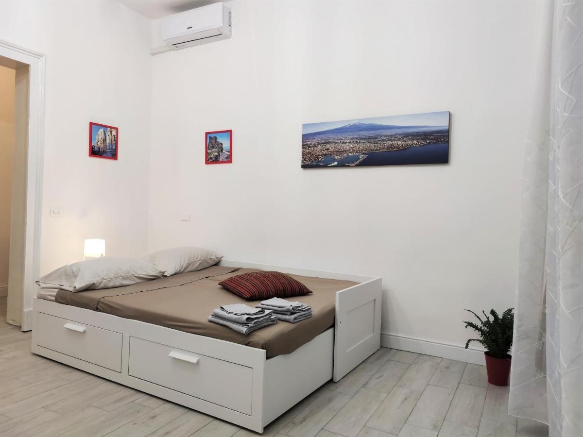 Central Apartments Caronda Street Catania Eksteriør billede